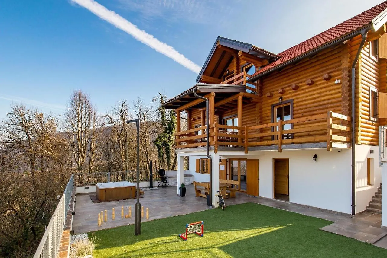 Dağ evi Mountain Family Home Nola Ivano Delnice Hırvatistan